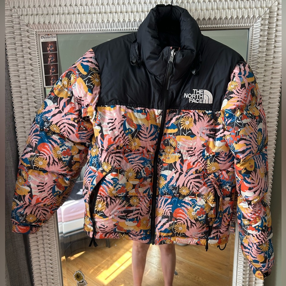 THE NORTH FACE WMNS PRINTED 1996 RETRO NUPTSE JACKET